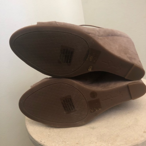 Jessica Simpson Taupe Leather Booties size 9B - Picture 4 of 4